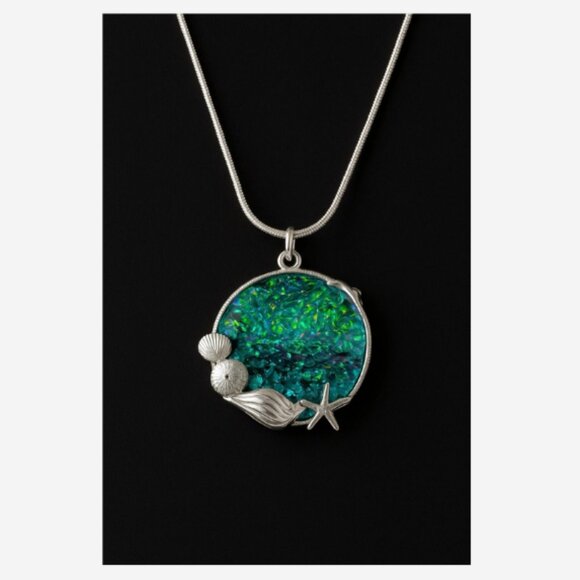 Resin Necklace Blue /Green Metal Seashell Deco Handmade 18" Silver Chain - Picture 2 of 2